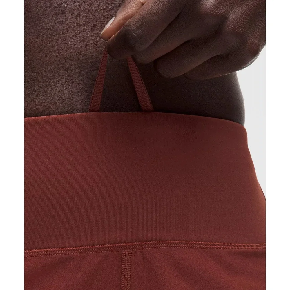 877-Lululemon-Speed Up High-Rise Short 2.5